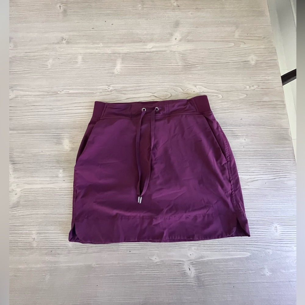 Athleta- Womens Midtown Skort in Plum- Size 4 - Picture 3 of 7